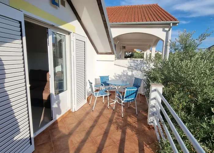 Max * Биоград-на-Мору